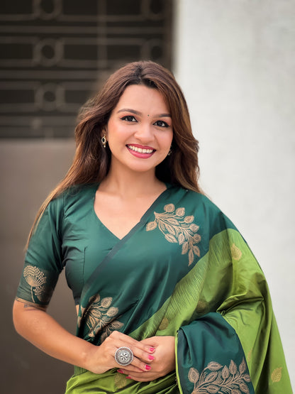 Green Banarasi Silk Blend Saree With Blouse Piece